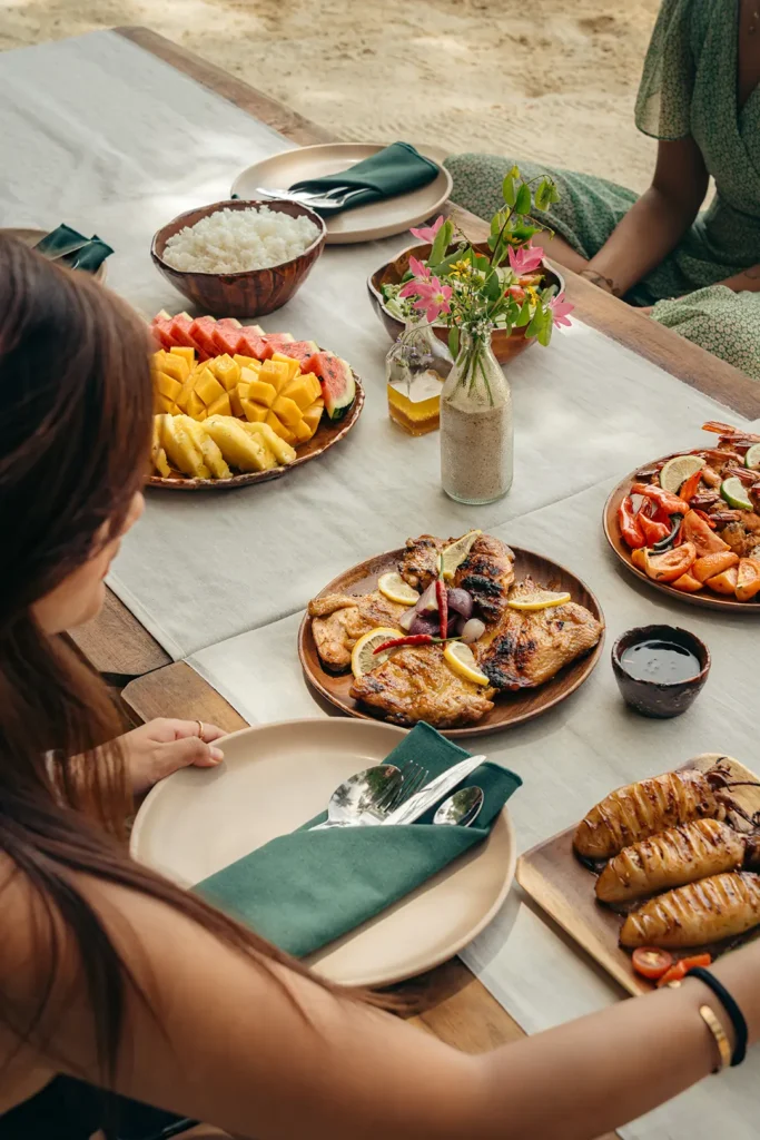 Guests enjoying a freshly prepared island lunch with Yohak in Palawan